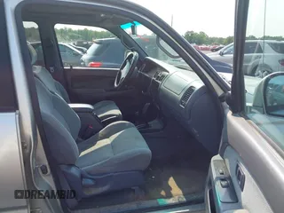 2000 Toyota 4Runner SR5 z VIN JT3HN86R7Y0290729, wystawiony jako IAAI lot #42409622 z przebiegiem 315 804 mil mil oraz . Historia ofert i sprzedaży dostępna na DreamBid. Obrazek 5.
