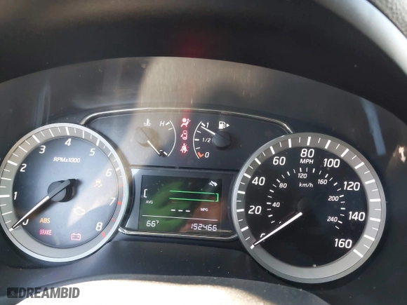 2015 Nissan Sentra S with VIN 3N1AB7AP4FY372638, listed as a IAAI auction lot 42004029 with 152,466 mi miles. Bid and sale history available at carsss.com. Image 7.