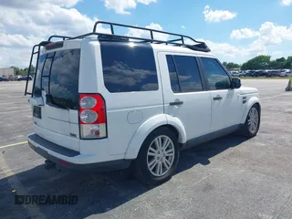 2011 Land Rover LR4 HSE z VIN SALAG2D47BA570625, wystawiony jako IAAI lot #42262798 z przebiegiem 131 107 mil mil oraz . Historia ofert i sprzedaży dostępna na DreamBid. Obrazek 4.