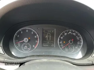 2013 Volkswagen Passat SE z VIN 1VWBH7A36DC086841, wystawiony jako Copart lot #60202355 z przebiegiem 147 359 mil mil oraz Szkoda całkowita • Salvage title. Historia ofert i sprzedaży dostępna na DreamBid. Obrazek 9.
