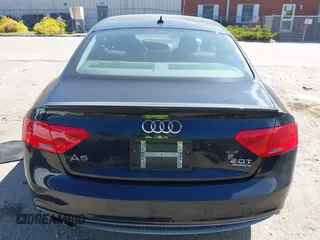 2016 Audi A5 Premium Plus z VIN WAUM2AFR5GA011293, wystawiony jako IAAI lot #41990091 z przebiegiem 131 353 mil mil oraz . Historia ofert i sprzedaży dostępna na DreamBid. Obrazek 16.