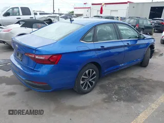 2024 Volkswagen Jetta S с VIN 3VW5M7BU2RM065135, выставлен на аукционе IAAI как лот 42272382 с пробегом 9 555 миль миль и . История ставок и продаж доступна на DreamBid. Изображение 4.