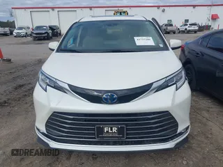2021 Toyota Sienna Limited with VIN 5TDZRKEC5MS017567, listed as a IAAI auction lot 41737206 with 50,779 mi miles. Bid and sale history available at carsss.com. Image 12.