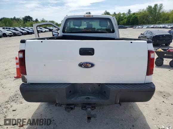 2012 Ford F-250 XL z VIN 1FTBF2B65CEA94825, wystawiony jako Copart lot #56392965 z przebiegiem 93 085 mil mil oraz Czysty tytuł • Clean title. Historia ofert i sprzedaży dostępna na DreamBid. Obrazek 6.