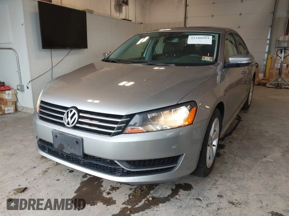 2013 Volkswagen Passat SE z VIN 1VWBP7A34DC024082, wystawiony jako IAAI lot #42308884 z przebiegiem 211 291 mil mil oraz . Historia ofert i sprzedaży dostępna na DreamBid. Obrazek 2.