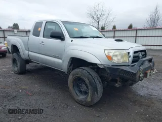 2006 Toyota Tacoma with VIN 5TEUU42N56Z216960, listed as a IAAI auction lot 41799319 with 260,116 mi miles. Bid and sale history available at carsss.com. Image 1.