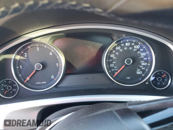 2013 Volkswagen Touareg Sport с VIN WVGEP9BP5DD003924, выставлен на аукционе Copart как лот 83310484 с пробегом Не указан миль и Списание • Salvage title. История ставок и продаж доступна на DreamBid. Изображение 9.