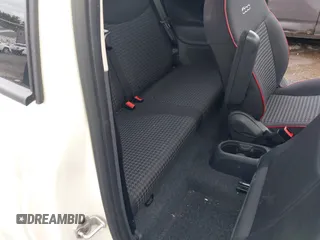 2017 FIAT 500 Pop z VIN 3C3CFFKRXHT671205, wystawiony jako IAAI lot #41737716 z przebiegiem 47 488 mil mil oraz . Historia ofert i sprzedaży dostępna na DreamBid. Obrazek 8.