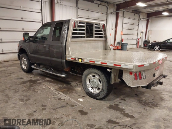 2015 Ford F-250 XLT z VIN 1FT7X2B67FEB60492, wystawiony jako IAAI lot #42391790 z przebiegiem 209 256 mil mil oraz . Historia ofert i sprzedaży dostępna na DreamBid. Obrazek 3.