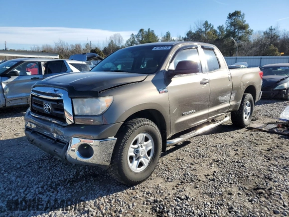 2010 Toyota Tundra z VIN 5TFUW5F19AX103780, wystawiony jako Copart lot #47757515 z przebiegiem 142 221 mil mil oraz Szkoda całkowita • Salvage title. Historia ofert i sprzedaży dostępna na DreamBid. Obrazek 1.