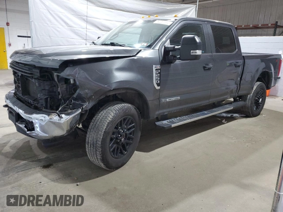 2017 Ford F-250 Lariat z VIN 1FT7W2BTXHED03169, wystawiony jako Copart lot #52261395 z przebiegiem 140 483 mil mil oraz Szkoda całkowita • Salvage title. Historia ofert i sprzedaży dostępna na DreamBid. Obrazek 1.