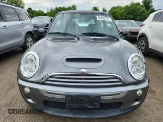 2006 MINI Hardtop S z VIN WMWRE33526TN28483, wystawiony jako Copart lot #64806175 z przebiegiem 76 419 mil mil oraz Szkoda całkowita • Salvage title. Historia ofert i sprzedaży dostępna na DreamBid. Obrazek 5.