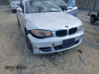 2010 BMW 1 Series 128i z VIN WBAUP7C58AVK76649, wystawiony jako IAAI lot #42356320 z przebiegiem 211 197 mil mil oraz . Historia ofert i sprzedaży dostępna na DreamBid. Obrazek 6.