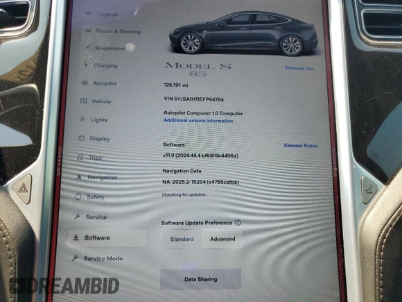 2014 Tesla Model S 60 z VIN 5YJSA1H11EFP64764, wystawiony jako Copart lot #64265815 z przebiegiem 126 191 mil mil oraz Szkoda całkowita • Salvage title. Historia ofert i sprzedaży dostępna na DreamBid. Obrazek 9.