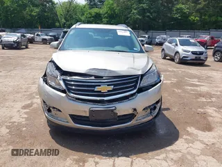 2015 Chevrolet Traverse LT z VIN 1GNKRHKD7FJ109076, wystawiony jako IAAI lot #42032817 z przebiegiem 62 830 mil mil oraz . Historia ofert i sprzedaży dostępna na DreamBid. Obrazek 12.
