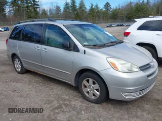 2005 Toyota Sienna CE with VIN 5TDZA23C85S322640, listed as a IAAI auction lot 42022461 with 294,074 mi miles. Bid and sale history available at carsss.com. Image 1.