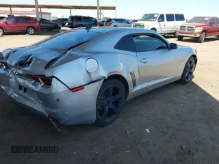 2011 Chevrolet Camaro 2LS z VIN 2G1FA1ED0B9157330, wystawiony jako IAAI lot #41970306 z przebiegiem 179 262 mil mil oraz . Historia ofert i sprzedaży dostępna na DreamBid. Obrazek 4.
