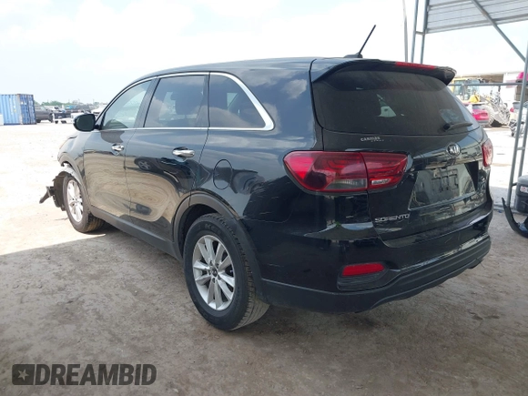 2019 Kia Sorento LX z VIN 5XYPG4A52KG490322, wystawiony jako IAAI lot #41928525 z przebiegiem 89 921 mil mil oraz . Historia ofert i sprzedaży dostępna na DreamBid. Obrazek 3.