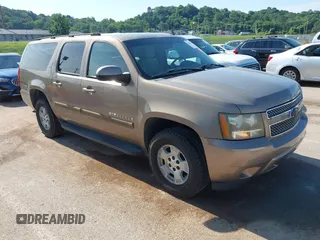 2007 Chevrolet Suburban LT with VIN 1GNFK16337R225005, listed as a IAAI auction lot 42547765 with 179,915 mi miles and . Bid and sale history available at DreamBid. Image 1.