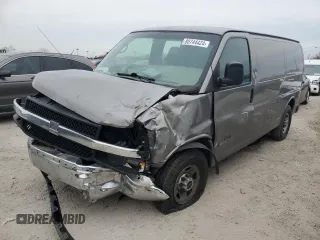 2006 GMC Savana Cargo Van with VIN 1GTHG35U761143039, listed as a Copart auction lot 80744424 with 0 mi miles and Salvage Title. Bid and sale history available at carsss.com. Image 1.