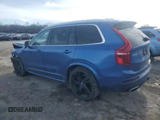 2016 Volvo XC90 T6 R-Design z VIN YV4A22PM0G1031687, wystawiony jako Copart lot #45956645 z przebiegiem 113 508 mil mil oraz Szkoda całkowita • Salvage title. Historia ofert i sprzedaży dostępna na DreamBid. Obrazek 2.