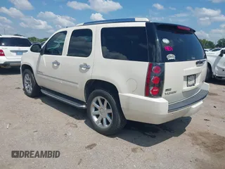 2009 GMC Yukon Denali z VIN 1GKFK03239R171047, wystawiony jako IAAI lot #42249148 z przebiegiem 148 244 mil mil oraz . Historia ofert i sprzedaży dostępna na DreamBid. Obrazek 3.
