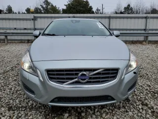 2013 Volvo S60 T5 Premier with VIN YV1612FS0D2200375, listed as a Copart auction lot 43930195 with 79,726 mi miles and Salvage Title. Bid and sale history available at carsss.com. Image 5.
