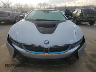 2015 BMW i8 z VIN WBY2Z2C56FV674231, wystawiony jako Copart lot #37218014 z przebiegiem 27 465 mil mil oraz . Historia ofert i sprzedaży dostępna na DreamBid. Obrazek 5.