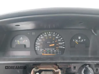 1990 Toyota Pickup z VIN JT4VN93D7L5014236, wystawiony jako IAAI lot #41776761 z przebiegiem Nie podano mil oraz . Historia ofert i sprzedaży dostępna na DreamBid. Obrazek 7.