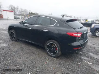 2019 Maserati Levante with VIN ZN661XUA2KX308301, listed as a IAAI auction lot 40950821 with 40,982 mi miles. Bid and sale history available at carsss.com. Image 3.