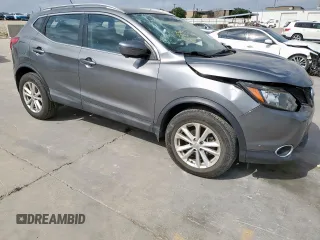 2017 Nissan Rogue SV z VIN JN1BJ1CP2HW027992, wystawiony jako Copart lot #53279025 z przebiegiem 110 370 mil mil oraz Szkoda całkowita • Salvage title. Historia ofert i sprzedaży dostępna na DreamBid. Obrazek 4.
