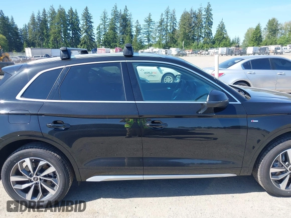 2023 Audi Q5 S line Premium Plus z VIN WA1EAAFY7P2125446, wystawiony jako IAAI lot #42374440 z przebiegiem 24 682 mil mil oraz . Historia ofert i sprzedaży dostępna na DreamBid. Obrazek 13.