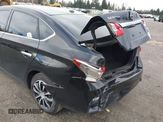 2017 Nissan Sentra SR with VIN 3N1AB7AP8HL670433, listed as a IAAI auction lot 41746009 with 114,811 mi miles and . Bid and sale history available at carsss.com. Image 6.