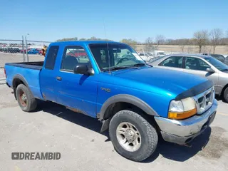 2000 Ford Ranger XLT with VIN 1FTZR15X0YPA34693, listed as a IAAI auction lot 42032043 with 148,099 mi miles. Bid and sale history available at carsss.com. Image 1.