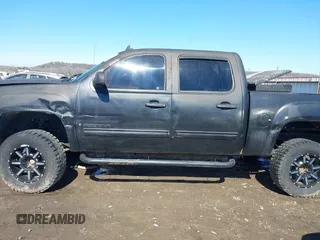 2008 GMC Sierra 1500 SLE1 z VIN 2GTEK13M081172341, wystawiony jako IAAI lot #41595695 z przebiegiem Nie podano mil oraz . Historia ofert i sprzedaży dostępna na DreamBid. Obrazek 14.
