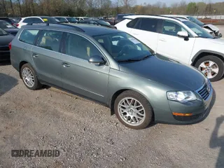 2008 Volkswagen Passat Komfort z VIN WVWLK73C58E114788, wystawiony jako IAAI lot #41909146 z przebiegiem 183 195 mil mil oraz . Historia ofert i sprzedaży dostępna na DreamBid. Obrazek 1.