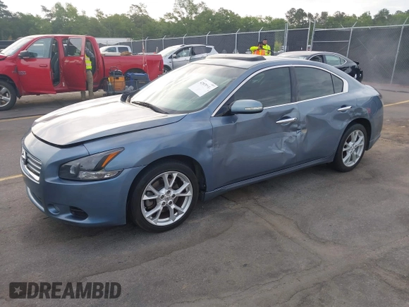 2012 Nissan Maxima SV z VIN 1N4AA5AP7CC805917, wystawiony jako IAAI lot #42070617 z przebiegiem 206 632 mil mil oraz . Historia ofert i sprzedaży dostępna na DreamBid. Obrazek 2.