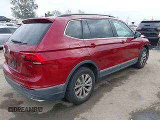 2018 Volkswagen Tiguan SEL with VIN 3VV3B7AX9JM031453, listed as a IAAI auction lot 42084781 with 82,931 mi miles and . Bid and sale history available at DreamBid. Image 4.