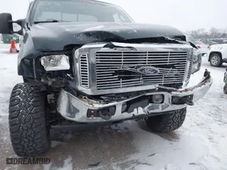 2006 Ford Super Duty F-250 XL with VIN 1FTSX21Y06EA43706, listed as a IAAI auction lot 41393983 with 133,476 mi miles. Bid and sale history available at carsss.com. Image 6.