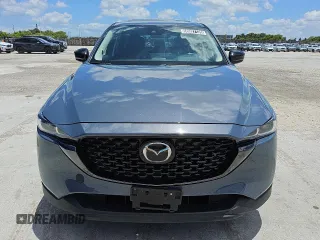 2024 Mazda CX-5 S Carbon Edition z VIN JM3KFBCL3R0481732, wystawiony jako Copart lot #56997135 z przebiegiem 32 887 mil mil oraz Tytuł czysty. Historia ofert i sprzedaży dostępna na DreamBid. Obrazek 5.