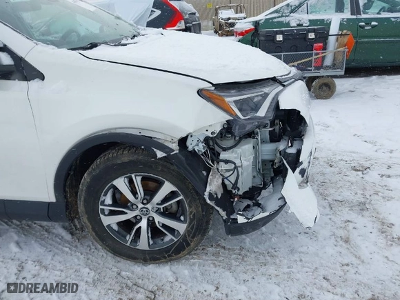 2018 Toyota RAV4 XLE with VIN 2T3RFREV1JW792915, listed as a IAAI auction lot 41607455 with 67,840 mi miles. Bid and sale history available at carsss.com. Image 6.