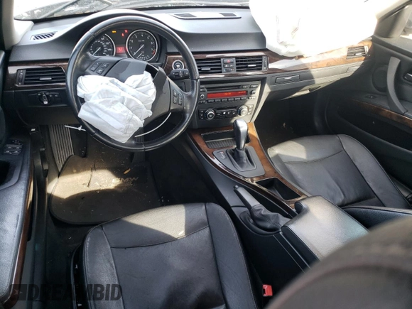 2011 BMW 3 Series 328i с VIN WBAPH5C56BA442111, выставлен на аукционе Copart как лот 54901935 с пробегом 123 927 миль миль и Списание • Salvage title. История ставок и продаж доступна на DreamBid. Изображение 8.