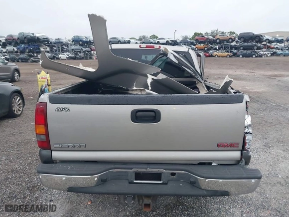 2000 GMC Sierra 1500 SLT with VIN 1GTEC19T9YZ326564, listed as a IAAI auction lot 41284750 with 327,416 mi miles. Bid and sale history available at carsss.com. Image 16.
