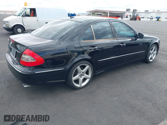 2009 Mercedes-Benz E-Class Luxury 3.5L with VIN WDBUF56X59B431984, listed as a IAAI auction lot 41789645 with 141,331 mi miles. Bid and sale history available at carsss.com. Image 4.