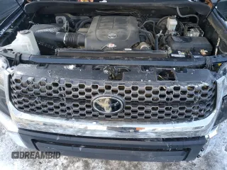 2018 Toyota Tundra 2WD SR5 with VIN 5TFEY5F1XJX242878, listed as a Copart auction lot 86533234 with 156,936 mi miles and Salvage Title. Bid and sale history available at carsss.com. Image 11.
