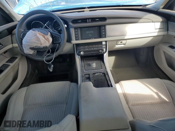 2016 Jaguar XF 35t Prestige with VIN SAJBE4BV6GCY03772, listed as a Copart auction lot 81956934 with 51,187 mi miles and Non Repairable. Bid and sale history available at carsss.com. Image 8.