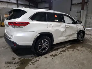 2018 Toyota Highlander SE with VIN 5TDJZRFH3JS525869, listed as a Copart auction lot 50181655 with Not provided miles and Salvage title. Bid and sale history available at DreamBid. Image 3.
