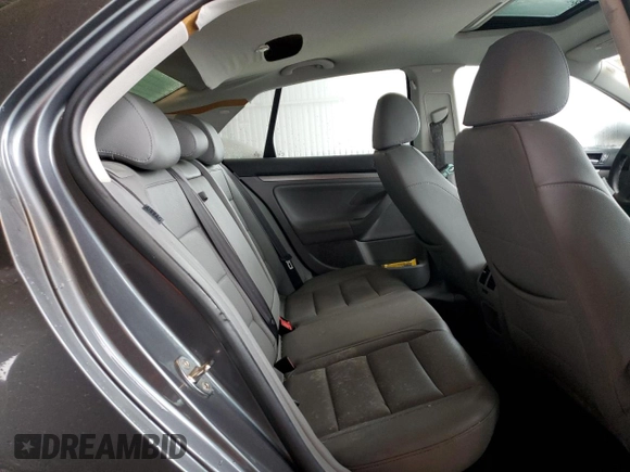 2007 Volkswagen Jetta с VIN 3VWEG81K17M194140, выставлен на аукционе Copart как лот 43654935 с пробегом 90 599 миль миль и На запчасти • Non repairable. История ставок и продаж доступна на DreamBid. Изображение 10.