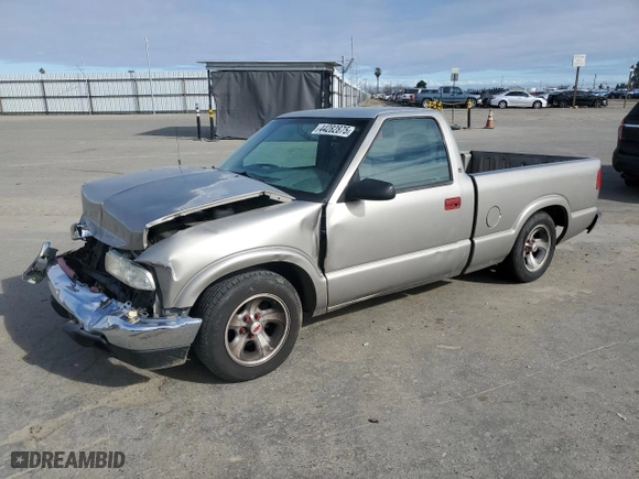 1998 Chevrolet S-10 LS with VIN 1GCCS1445WK215252, listed as a Copart auction lot 44282875 with 227,413 mi miles and Salvage Title. Bid and sale history available at carsss.com. Image 1.