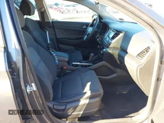 2018 Hyundai Tucson SE z VIN KM8J2CA48JU631165, wystawiony jako IAAI lot #41600722 z przebiegiem 120 021 mil mil oraz . Historia ofert i sprzedaży dostępna na DreamBid. Obrazek 5.